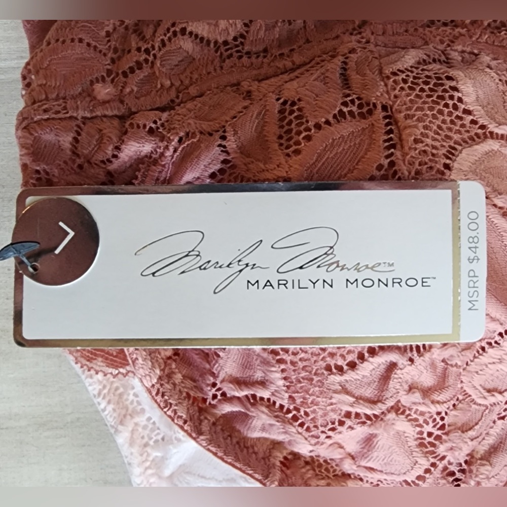 Marilyn Monroe 2pc Stretch Lace Racerback Deep “v” Removable Pads Bralettes szL - Picture 6 of 9